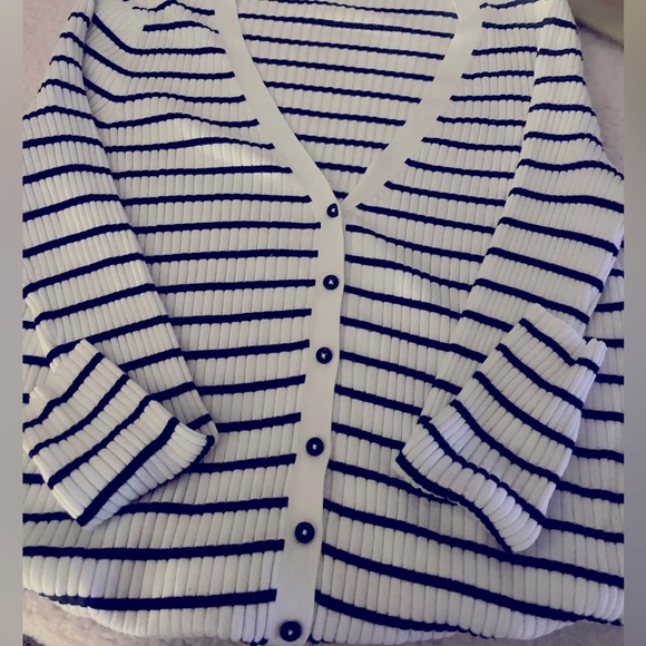 H&M Basics Black and White (XXL) Striped V-Neck Horizontal Casual Cardigan - Picture 5 of 10